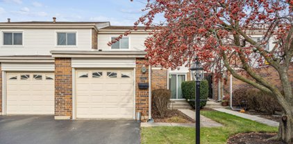 110 W Wimbolton Drive, Mount Prospect