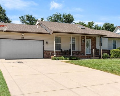 209 S Warren Ave, Rose Hill