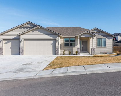 650 Athens Dr, West Richland