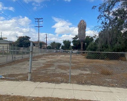 212 VICTORIA Avenue S, Corona