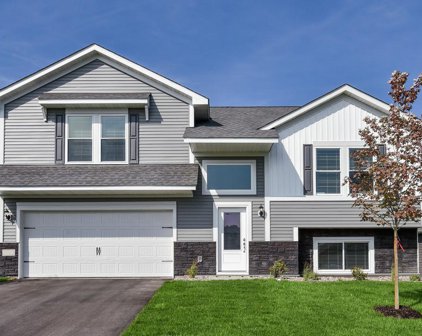 39693 Fallbrook Avenue, North Branch