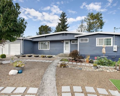 1618 S 243rd Street, Des Moines
