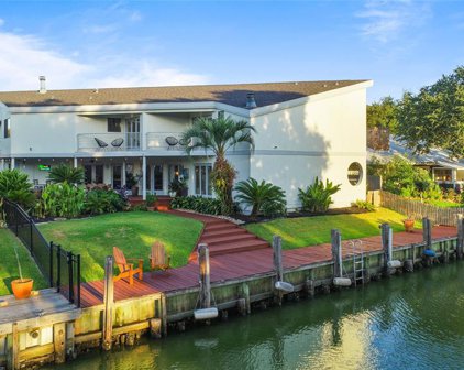 76 Harbor Lane, Kemah