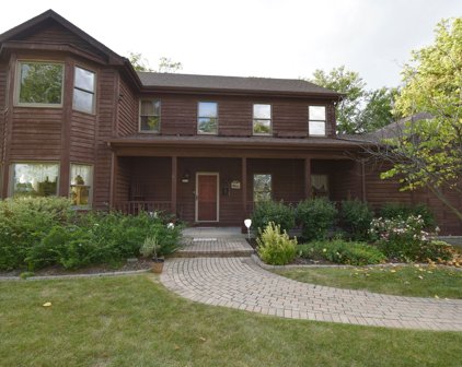 1590 Church Road, Aurora