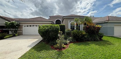 495 Carrington Ln, Weston