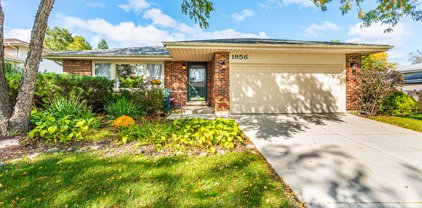1956 W Spring Ridge Drive, Arlington Heights