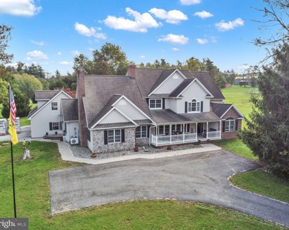 424 Abbottstown Pike, Abbottstown