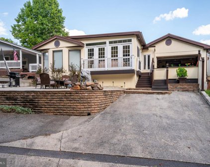 8123 Rabbit Ln, Falling Waters