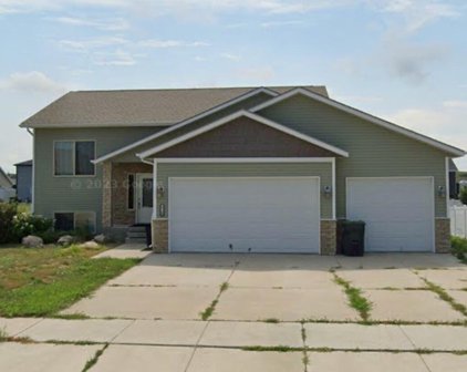 715 Canyon Road SW, Mandan