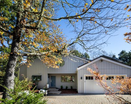 1 Stadler DR, Woodside