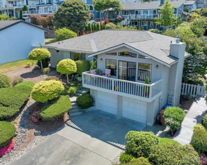 1898 Overview Drive NE, Tacoma