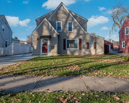 1400 Maple Avenue, Janesville