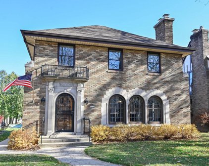 4428 North Wildwood Avenue, Shorewood