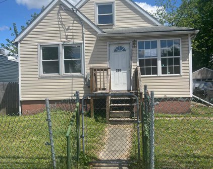 203 S Marlyn Ave, Essex