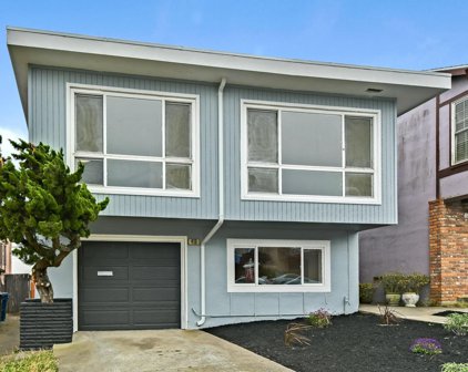 413 Lakeshire Dr, Daly City