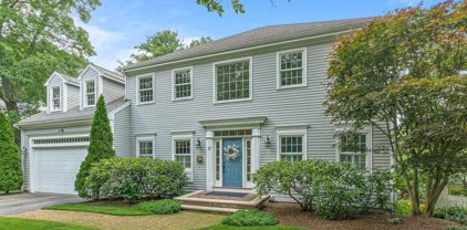 17 Crown Ridge Rd, Wellesley