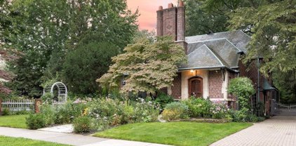 225 TOURAINE, Grosse Pointe Farms