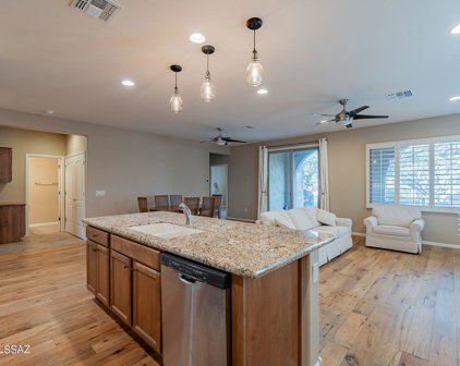 850 N Broken Hills, Green Valley