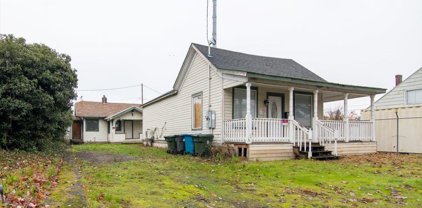 1853 Commercial St, Salem