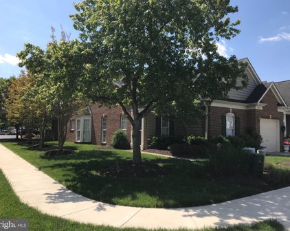 340 Hamlet Cir, Edgewater