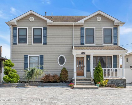 29 W Pampano Drive, Brick