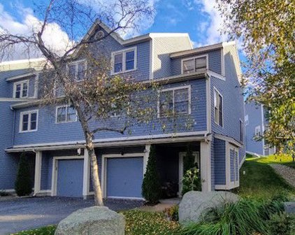 13 Oak Leaf Way Unit 13, Peabody