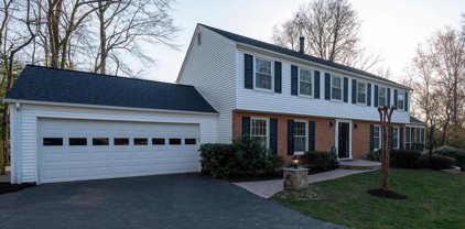 2651 Petersborough St, Herndon