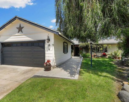 672 Crescent Ln, Vista