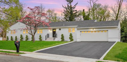 6 Melody Lane, Middletown