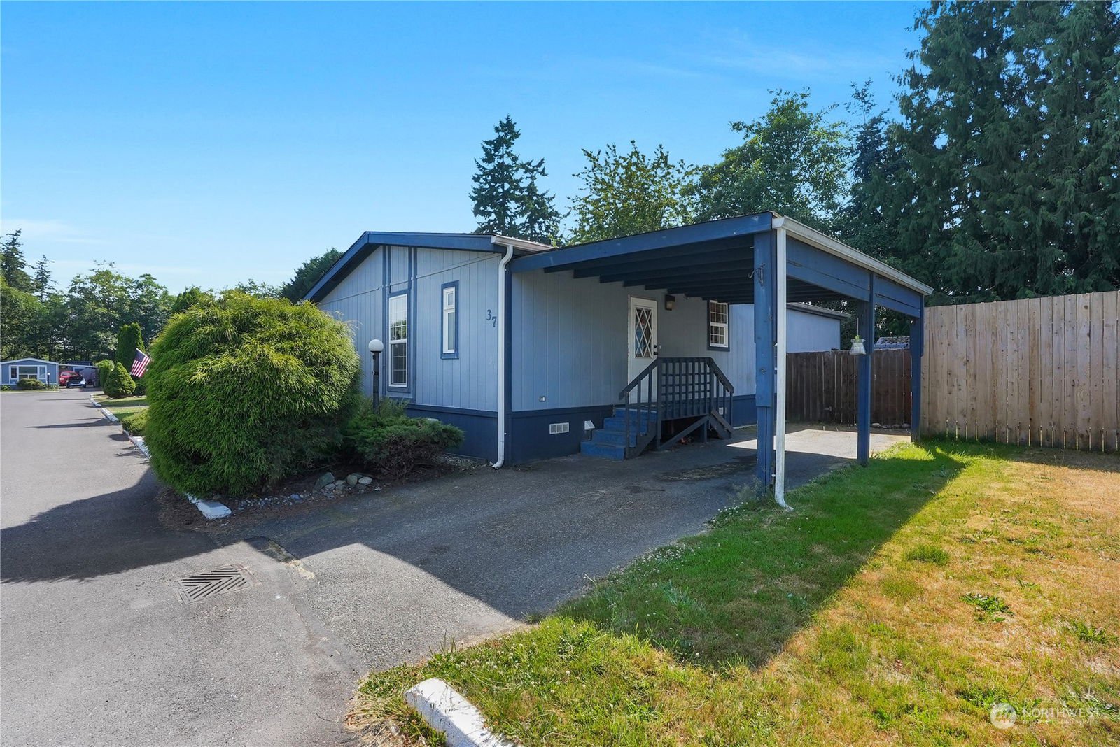 11500 Meridian Avenue S Unit 37, Everett MLS 2136155 Skyline