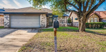 5821 Stone Meadow  Lane, Fort Worth