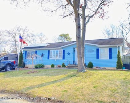 725 Leeward Avenue, Beachwood