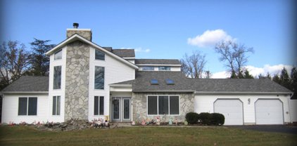52 Union Hill Road, Manalapan
