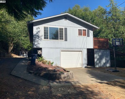 1070 N IRVING ST, Coquille