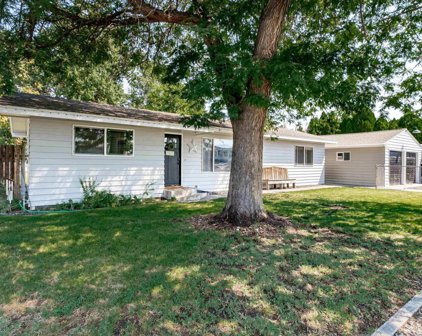 817 E 13th Ave, Kennewick