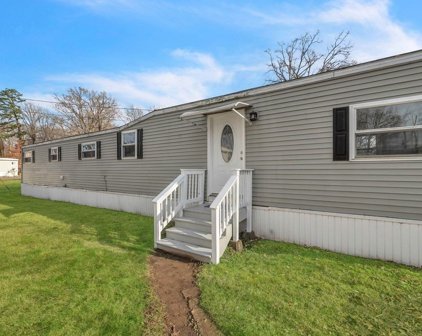 45 Pipit Dr, Chicopee