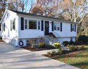 4 SOUTH GLEN Drive, Smithfield image