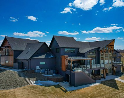 4508 Shoreview Place SE, Mandan