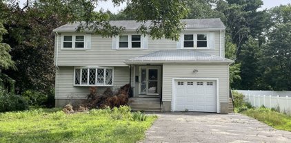 1616 Great Plain Avenue, Needham
