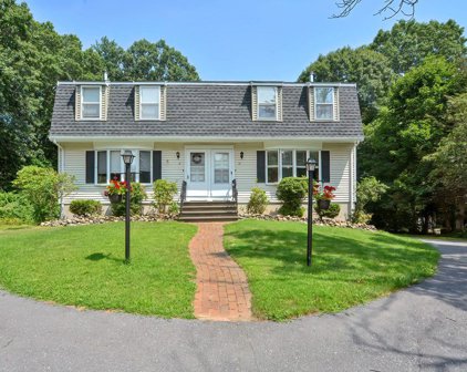 11-13 Crestwood Dr, Northborough