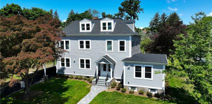 14 The Circle, New Rochelle