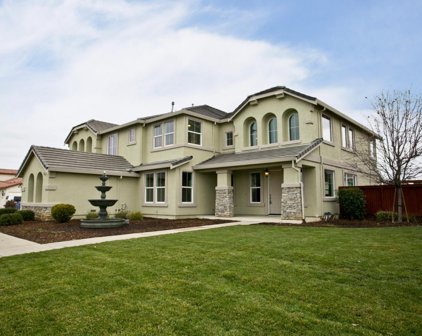 1520 Fairview Avenue, Brentwood