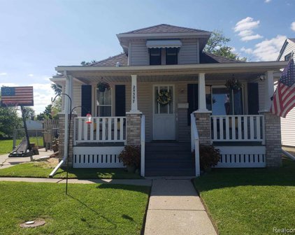 25357 Lawn, Roseville
