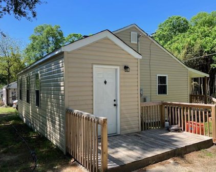 220 Cleveland, Pacolet