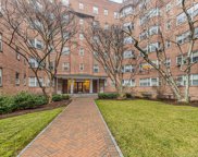 235 Garth Road Unit #E1J, Scarsdale image