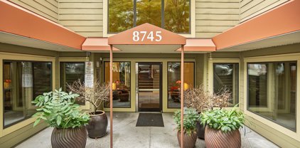 8745 Greenwood Avenue N Unit #512, Seattle