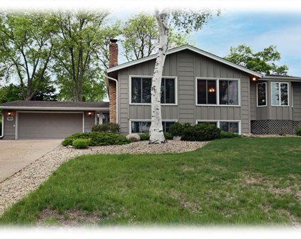7371 Mariner Drive, Maple Grove
