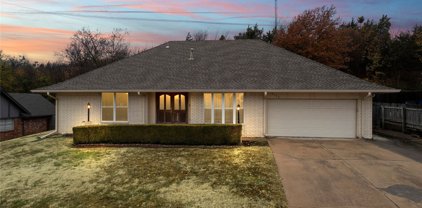 6108 S 69th Place, Tulsa