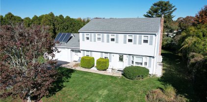 35 Foster Lane, Narragansett