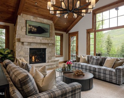 325 Forest Road, Vail